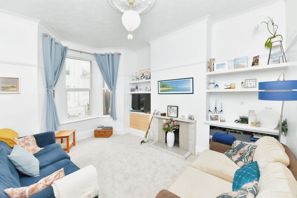 Property photo 3 of 16