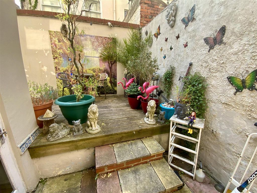 Property photo 1 of 9 Patio.Jpg