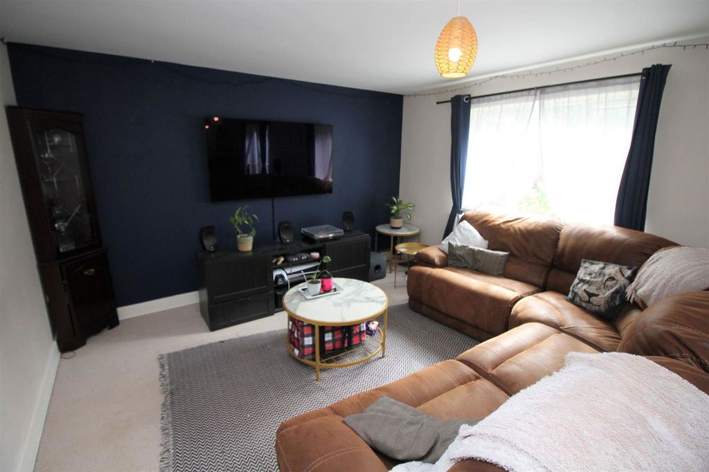 Property photo 2 of 24