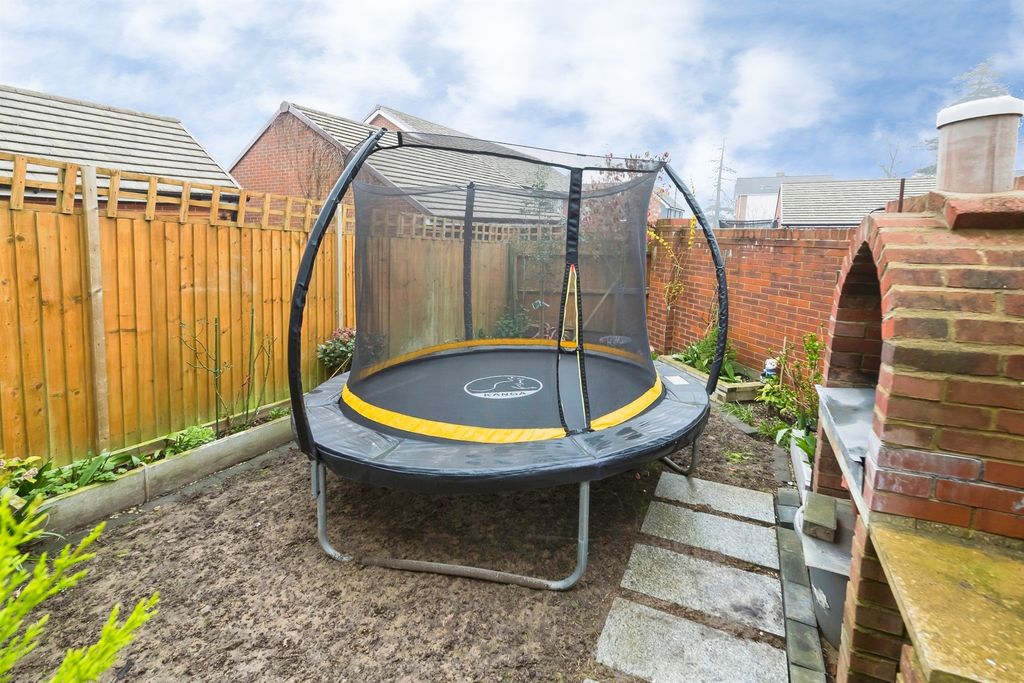 Property photo 2 of 17