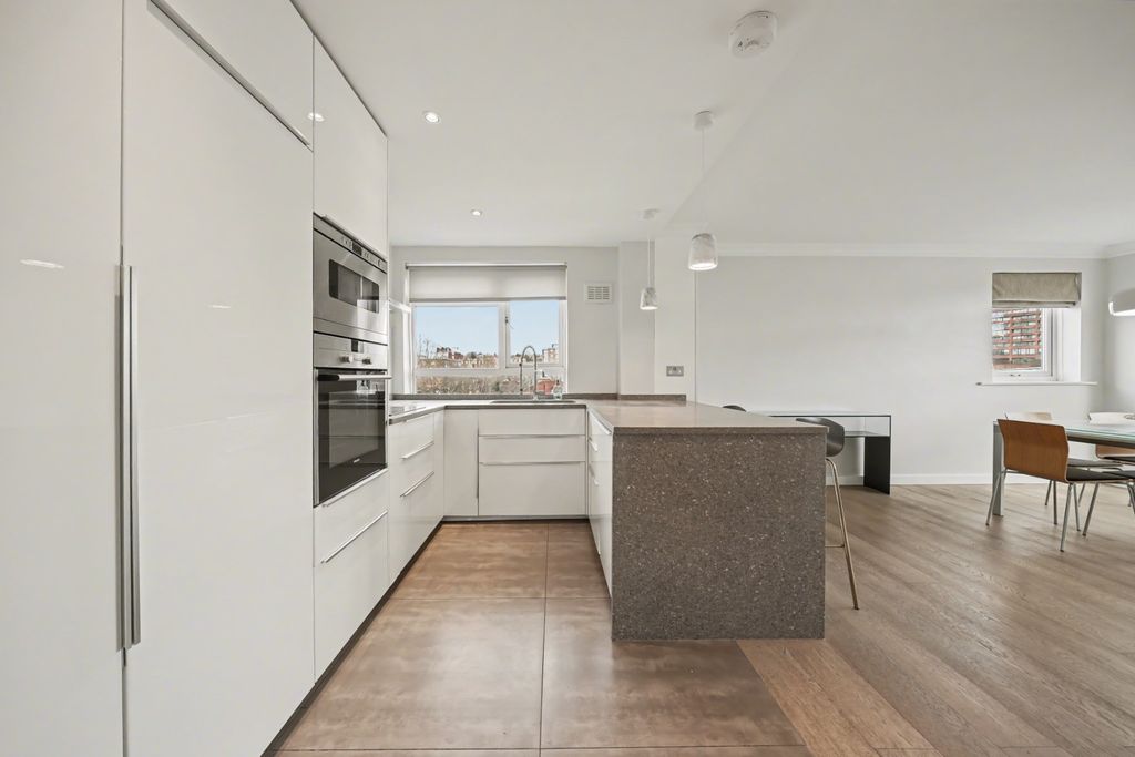 Property photo 3 of 7 4853172