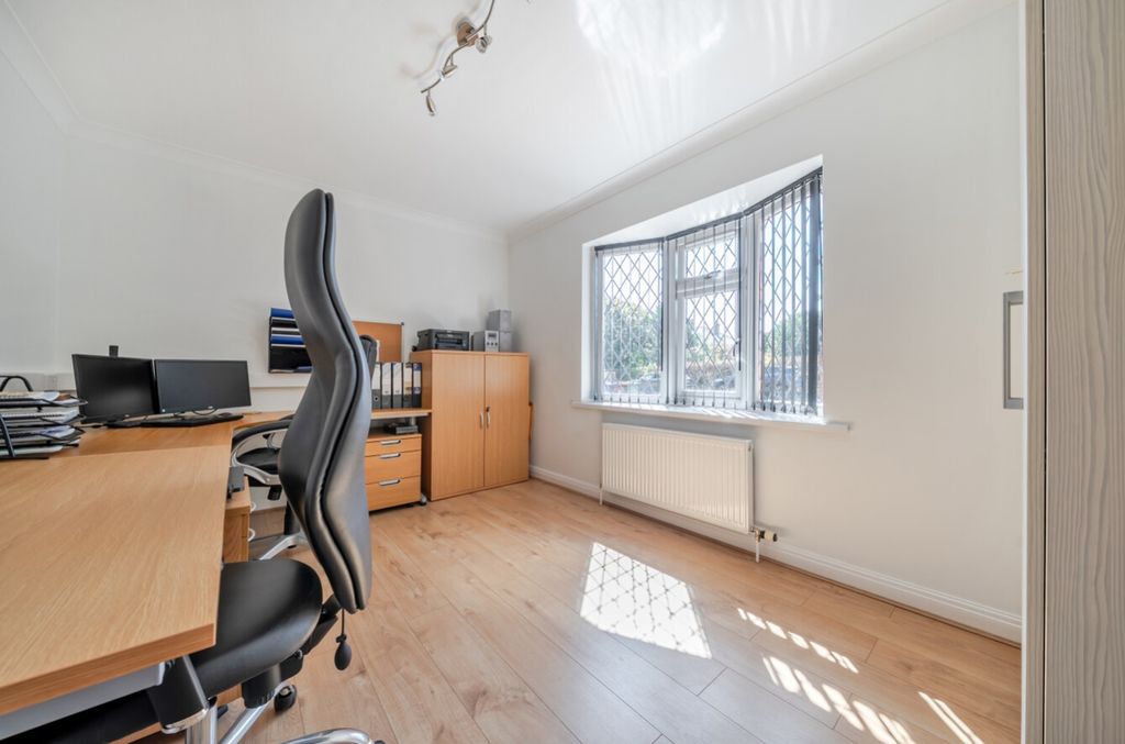 Additional image 15 of 5 bed bungalow for saleAylesby, Grimsby, Lincolnshire DN37