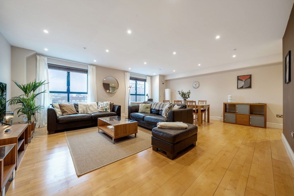 Property photo 2 of 14 Reception