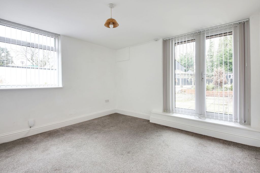 Property photo 2 of 8 Bedroom