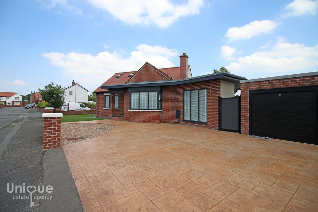 Property photo 1 of 33