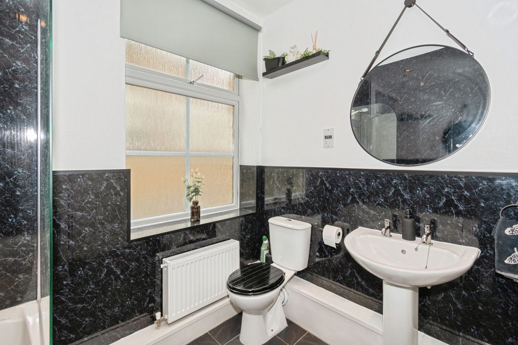 Property photo 2 of 13 Bathroom