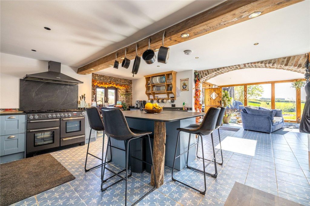 Property photo 3 of 46 7.Jpg