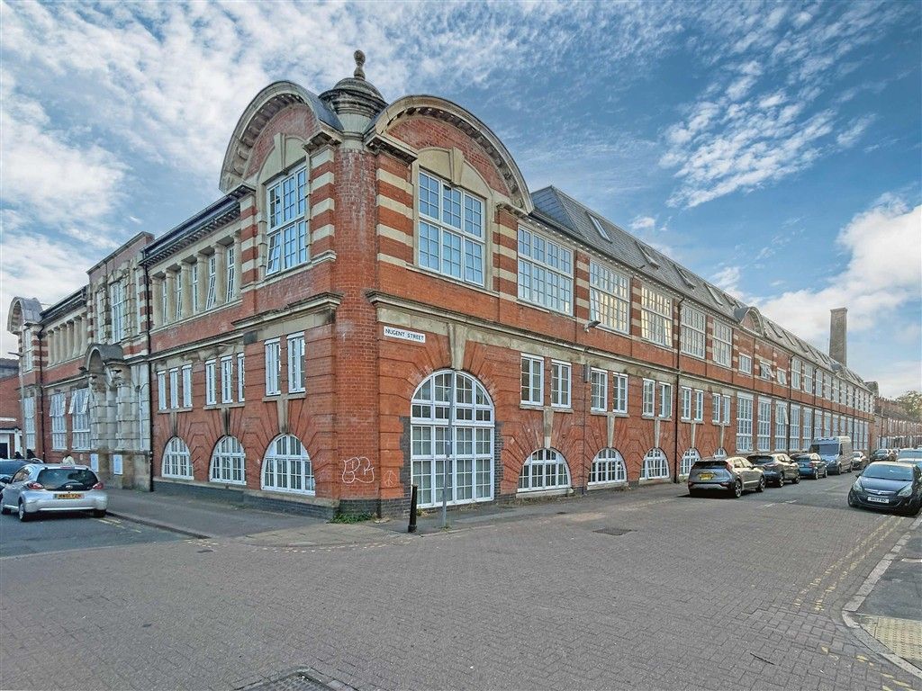 Property photo 1 of 3