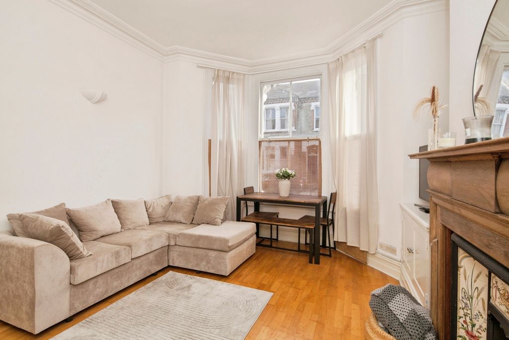 Property photo 2 of 17 Photo