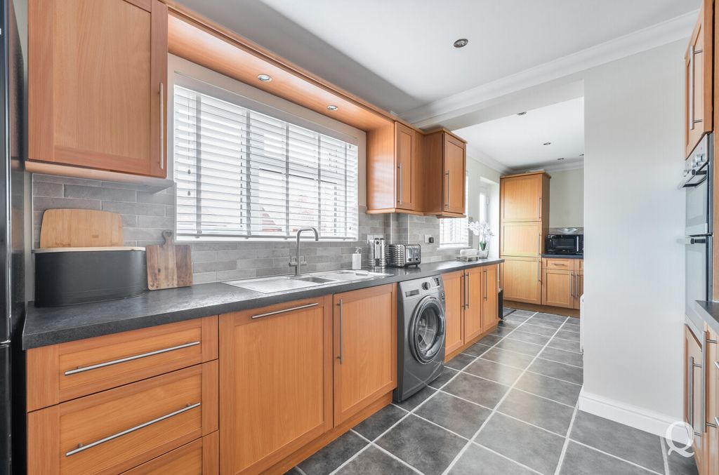 Property photo 3 of 25 56F96906-4663-43c...