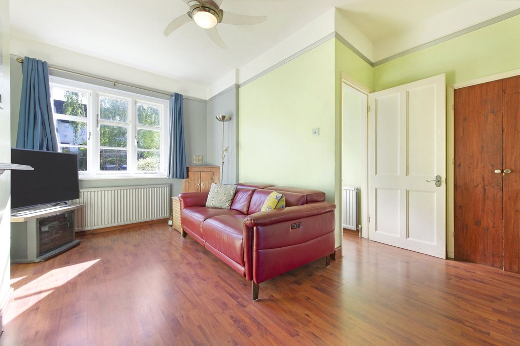 Property photo 3 of 10 Picture No. 04
