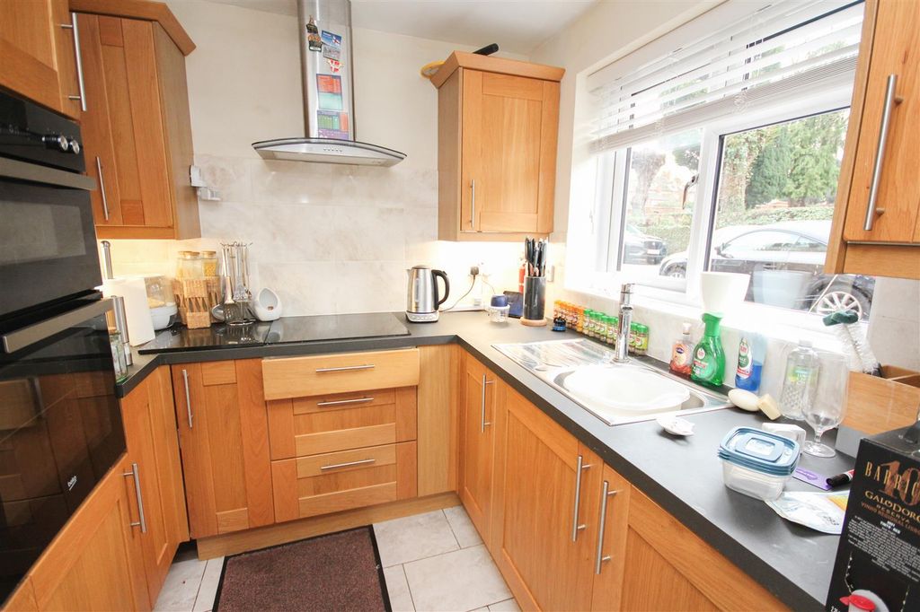 Property photo 3 of 10 Kitchen 1.Jpg