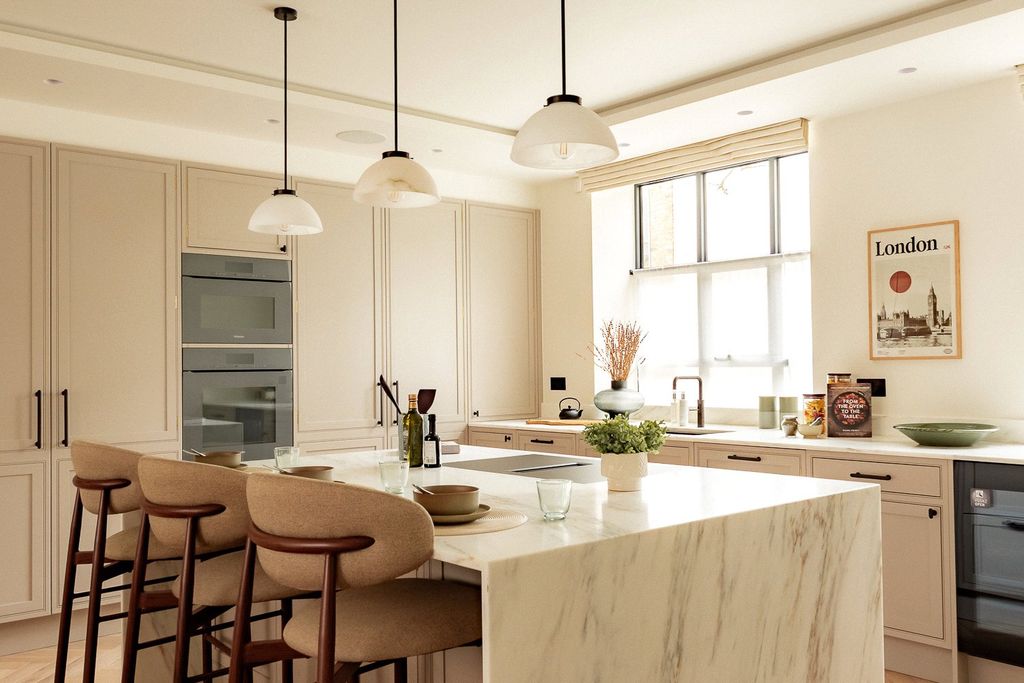 Property photo 2 of 19 Kitchen