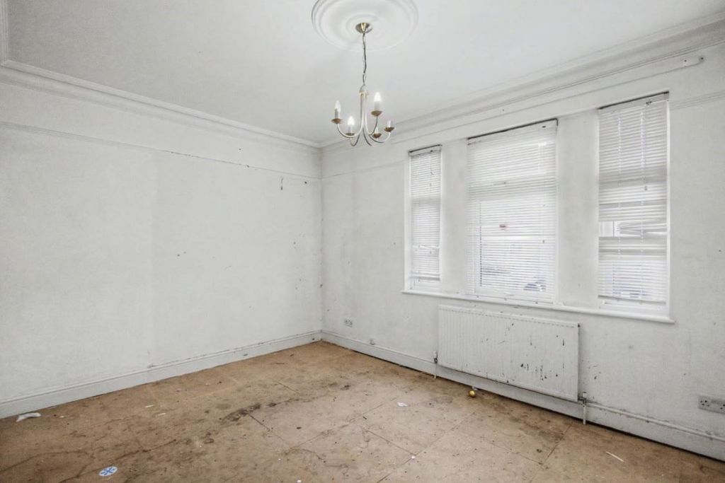 Property photo 2 of 4