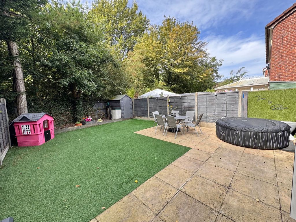 Property photo 2 of 28