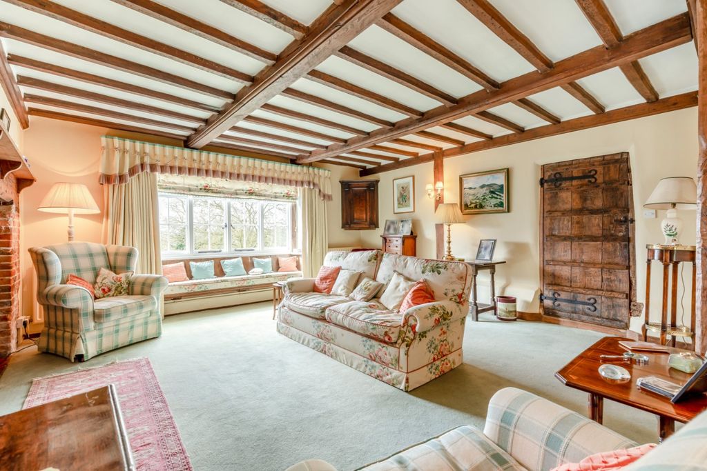Property photo 2 of 24 Sitting Room