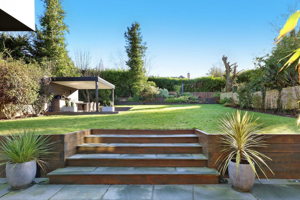 Property photo 1 of 25 Picture No. 02