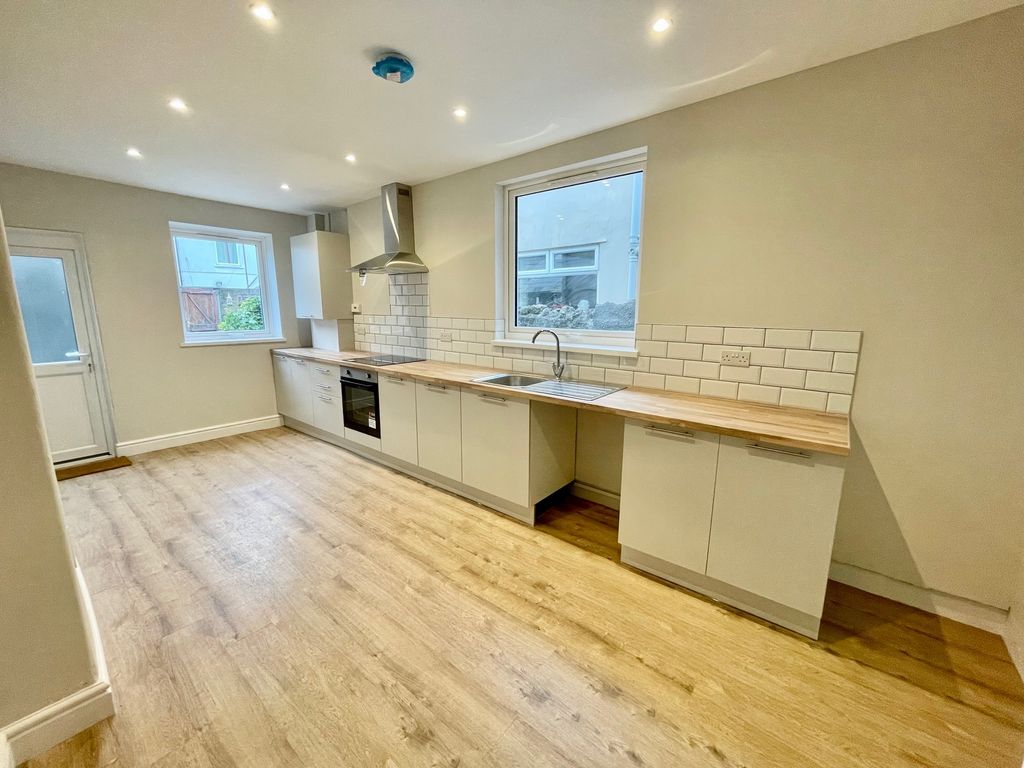 Property photo 1 of 15 Image