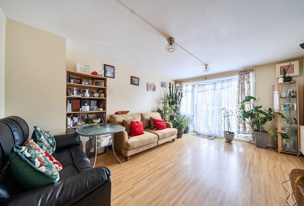 Property photo 2 of 18 1456482-7-6A05Ca4...