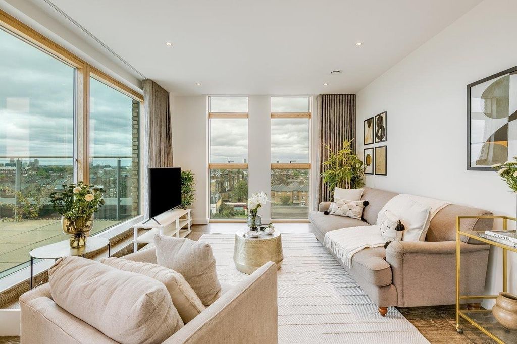 Property photo 1 of 13 Reception Room