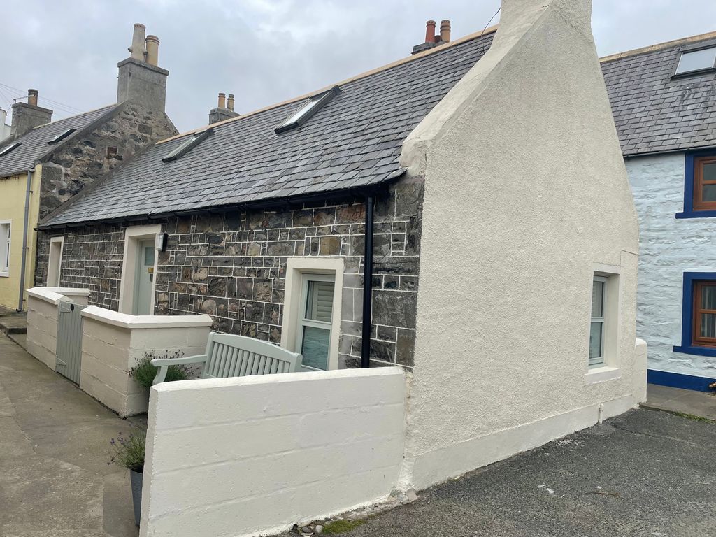 Property photo 2 of 35