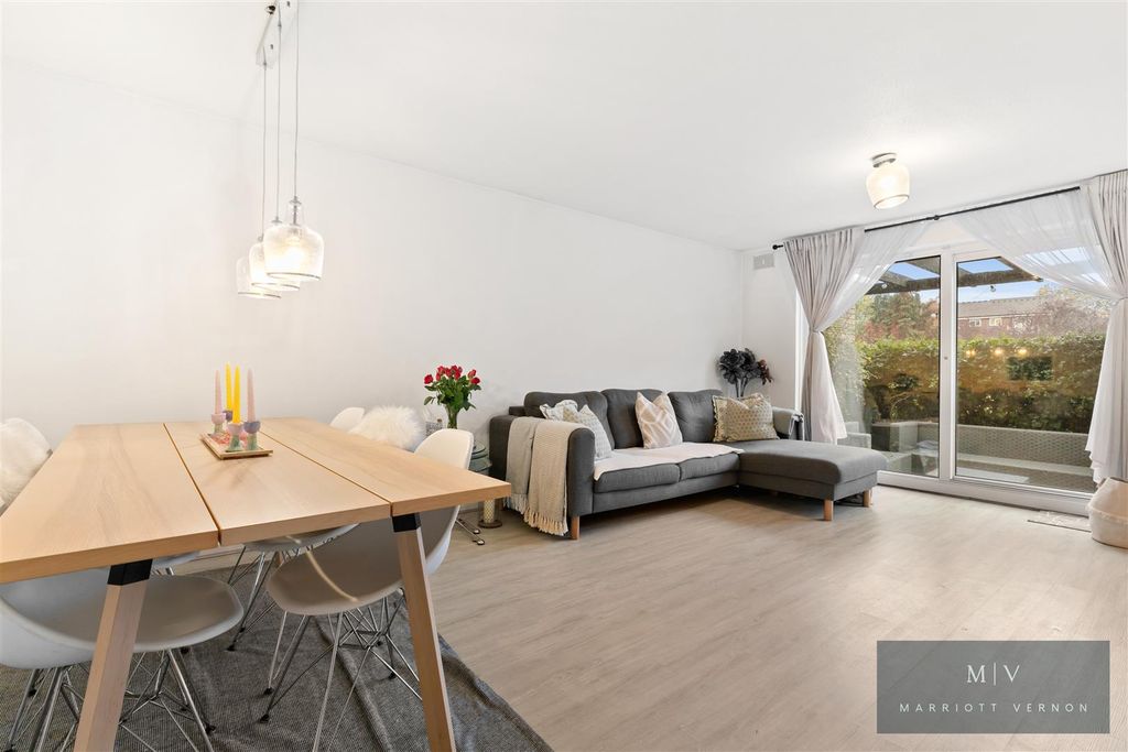 Property photo 3 of 18 Park Hill Rise 26 MV-1.Jpg