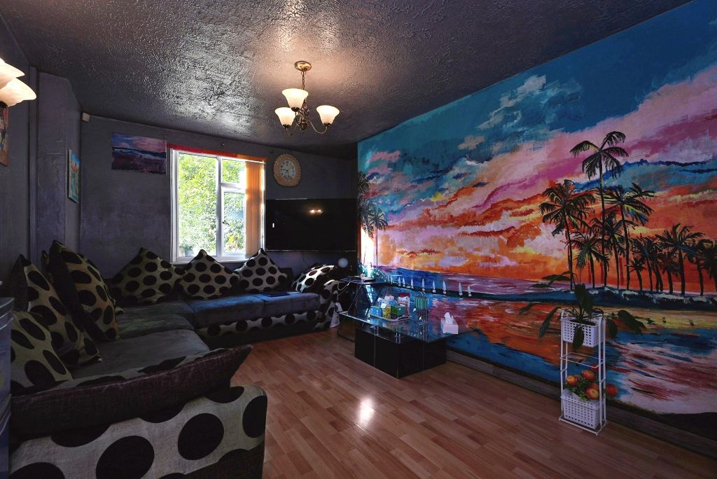 Property photo 2 of 17