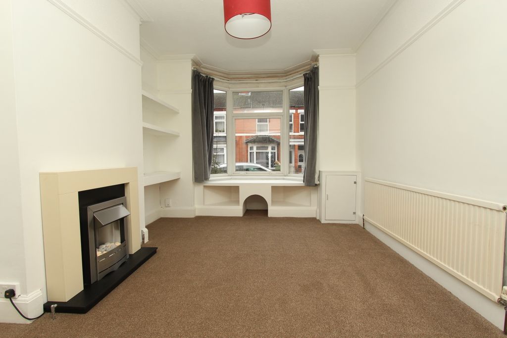 Property photo 2 of 8 Lounge