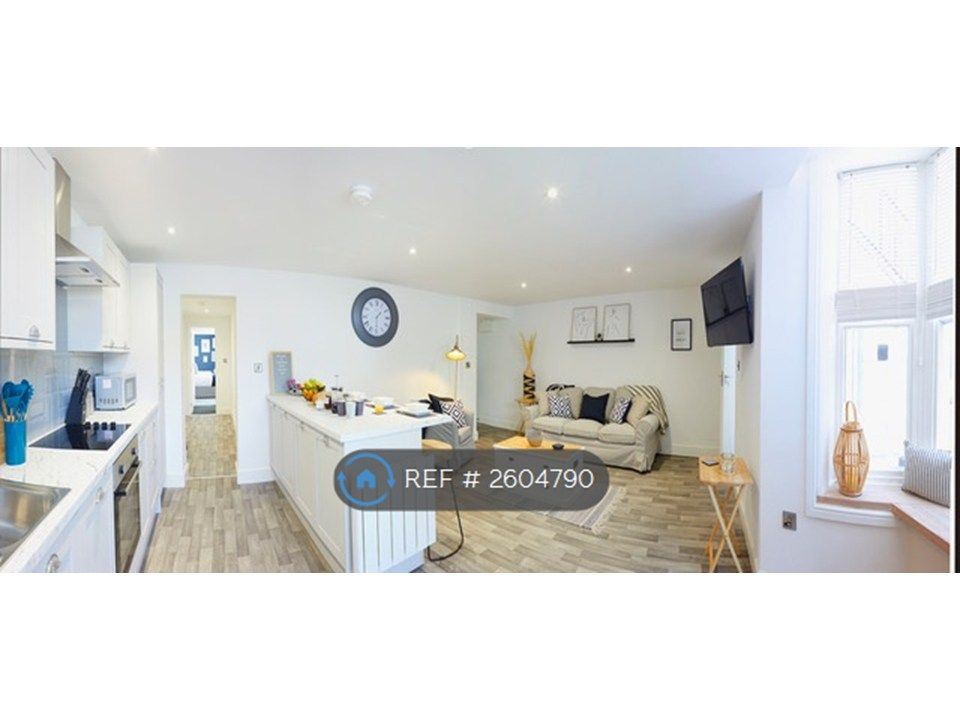 Property photo 3 of 13 Dining/Living
