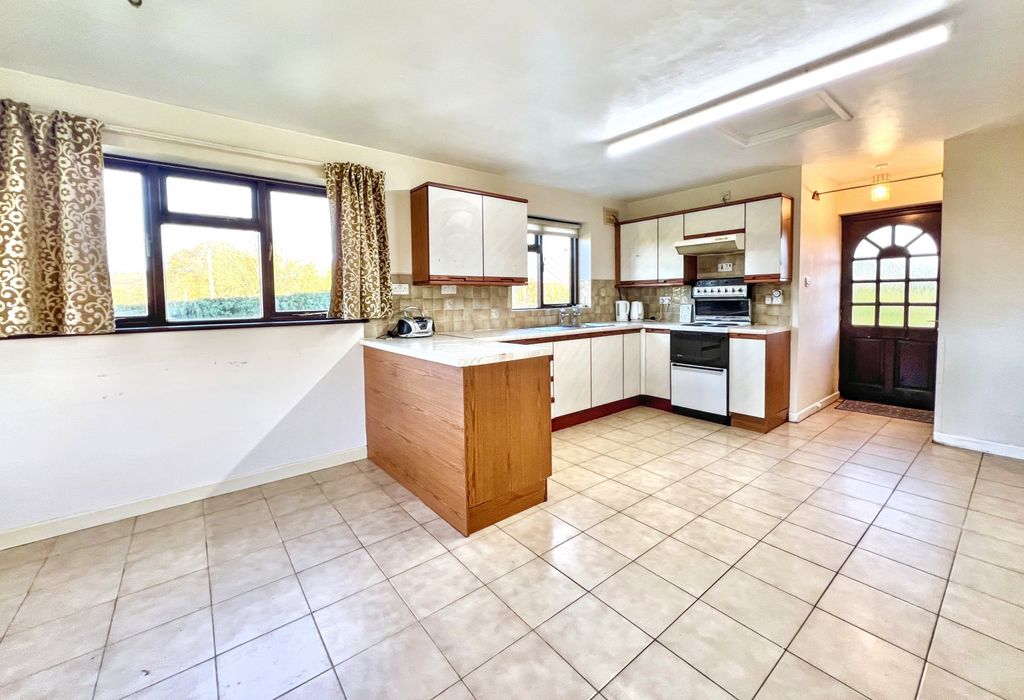 Property photo 2 of 17 Gallery