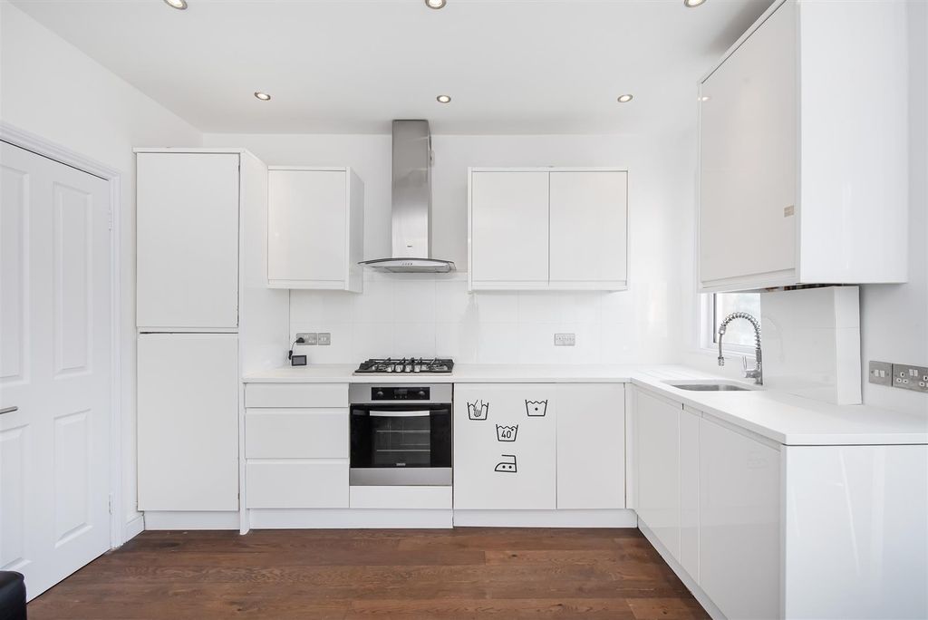Property photo 2 of 11 Helliwell &amp; Co