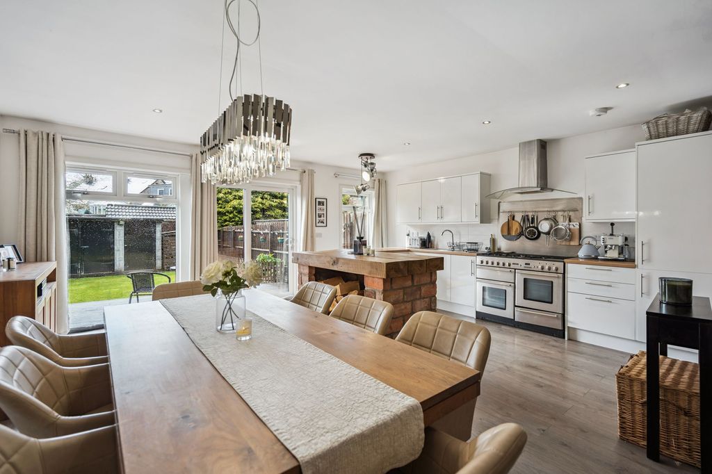 Property photo 2 of 24