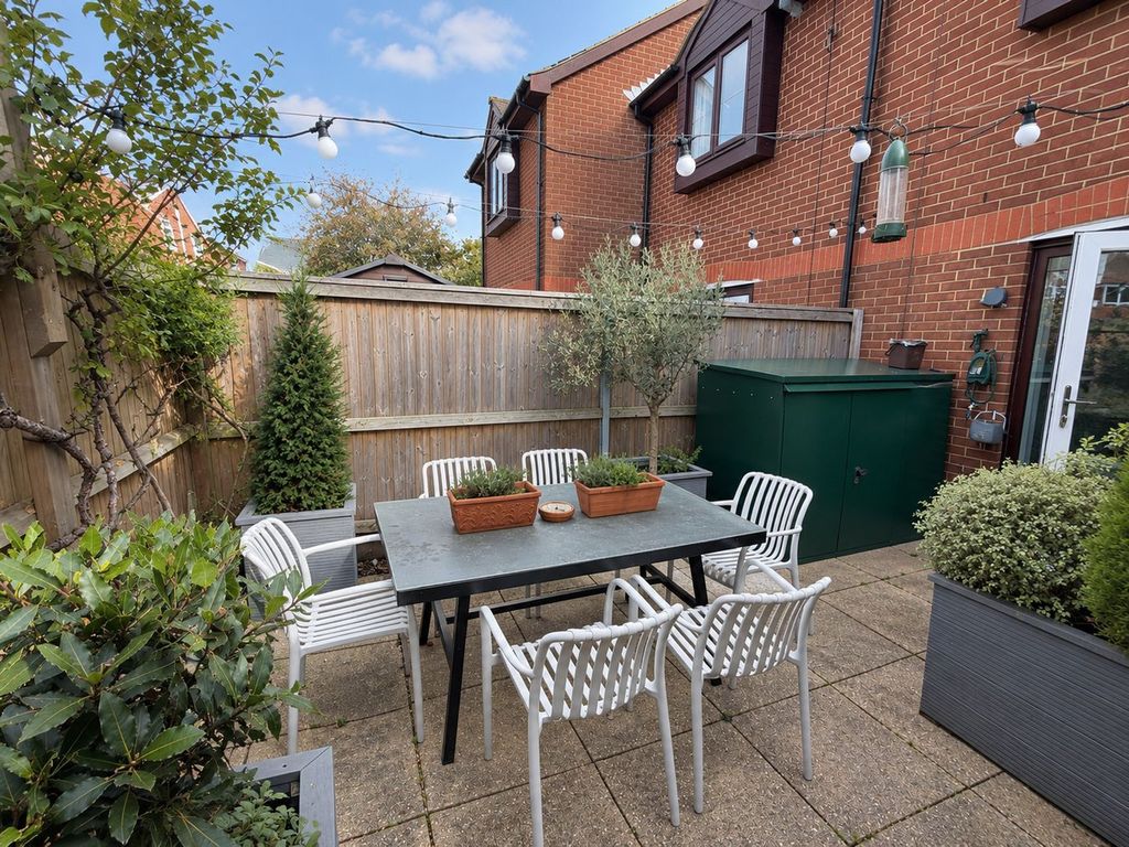 Property photo 2 of 18