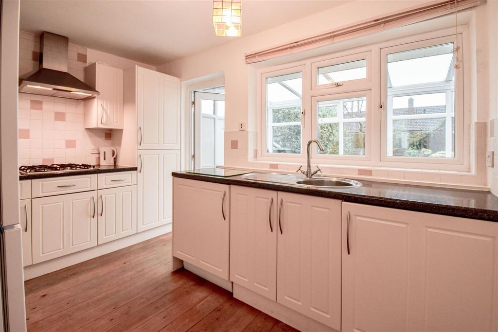 Property photo 2 of 13 Dsc_0121-2.Jpg