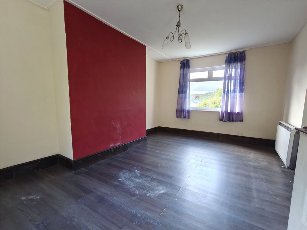 Property photo 3 of 10 Lounge