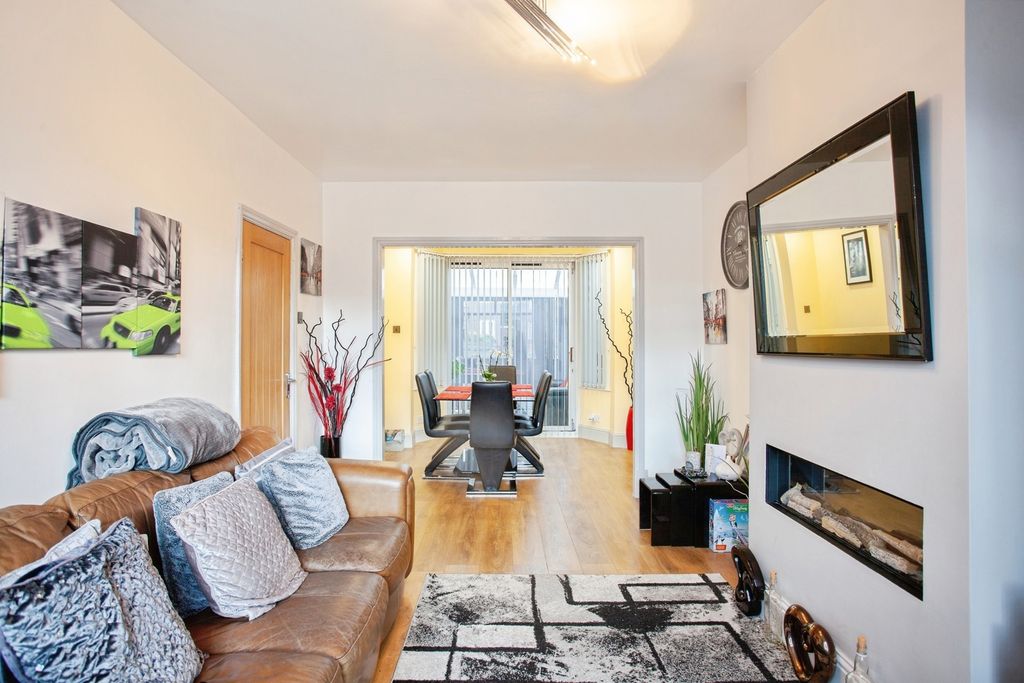 Property photo 3 of 17 Pbox-Img.Jpg