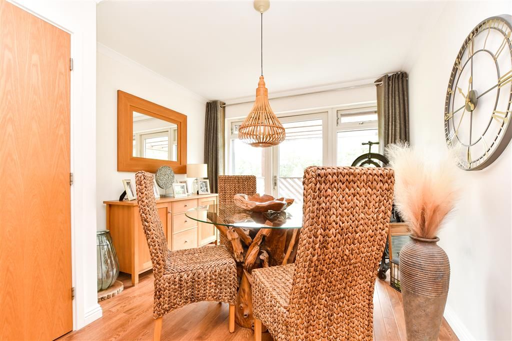 Property photo 1 of 10 Dining Area