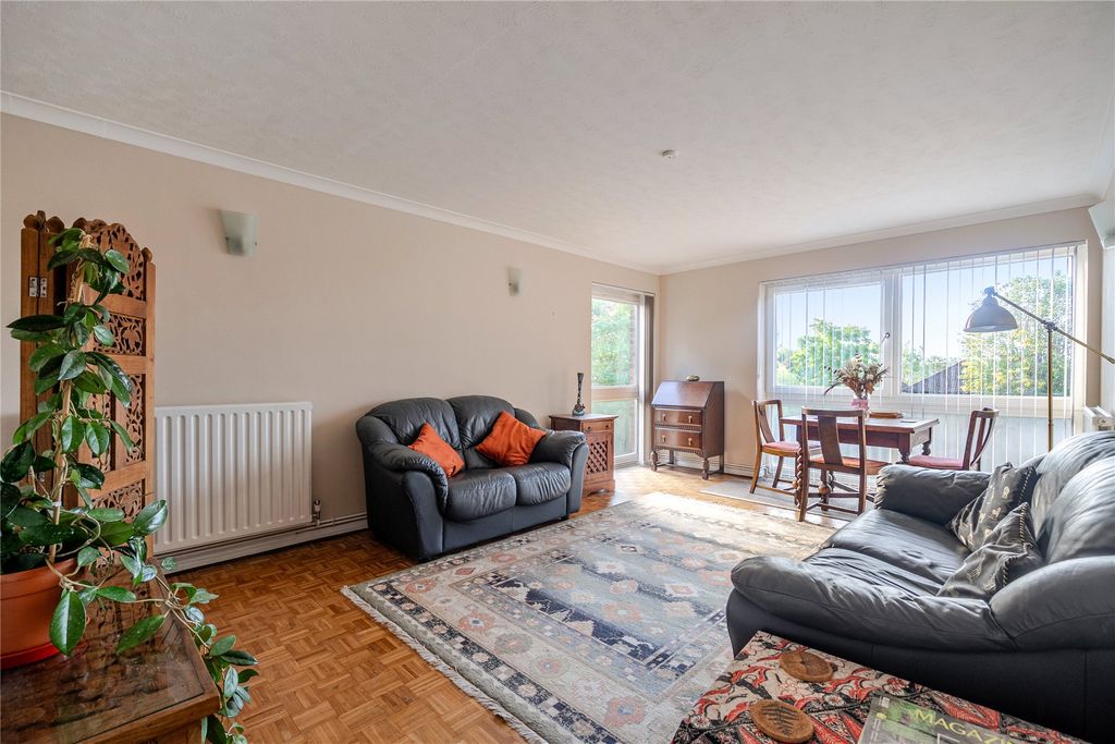 Property photo 2 of 16 Picture No. 13