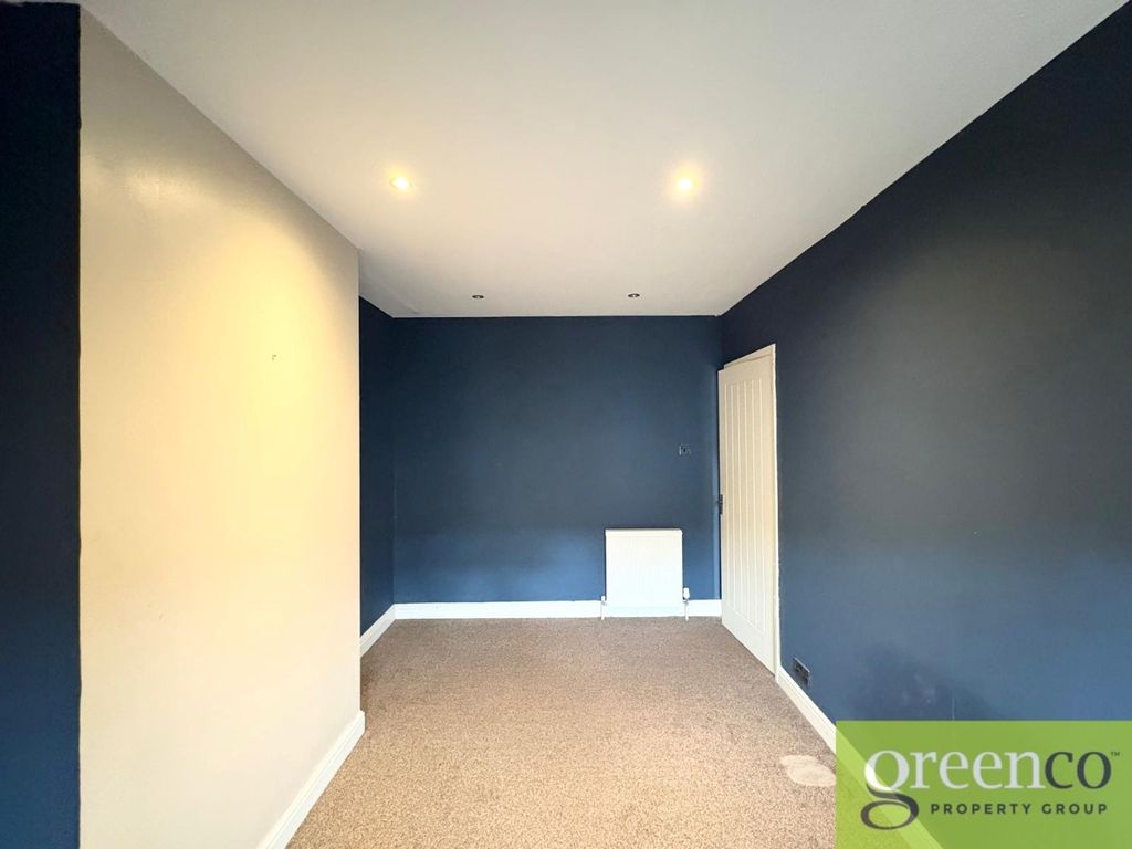 Property photo 2 of 31