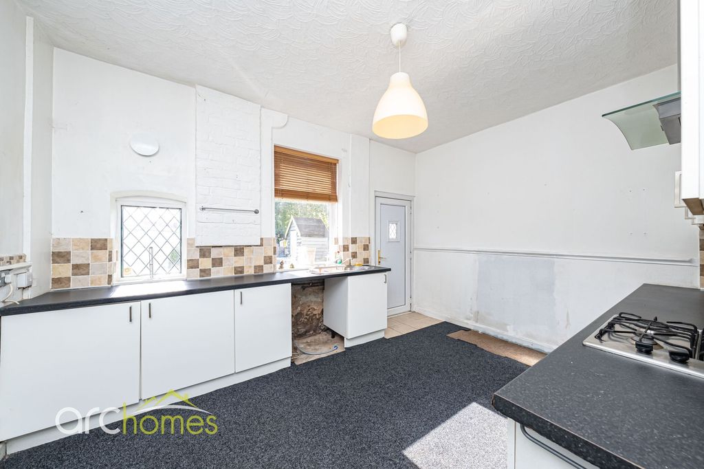 Property photo 3 of 22