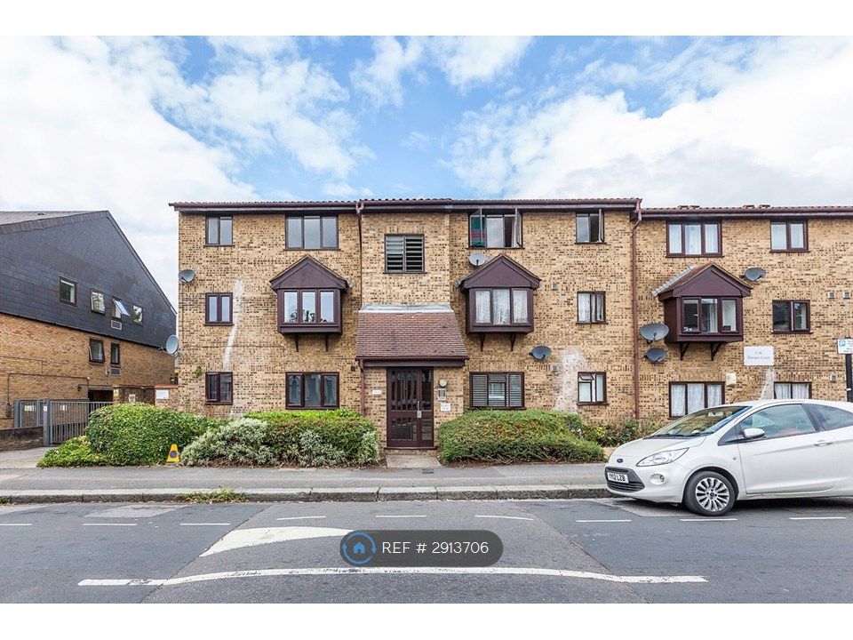 Property photo 2 of 10 Secure Entry System With Gated Residents' Parking