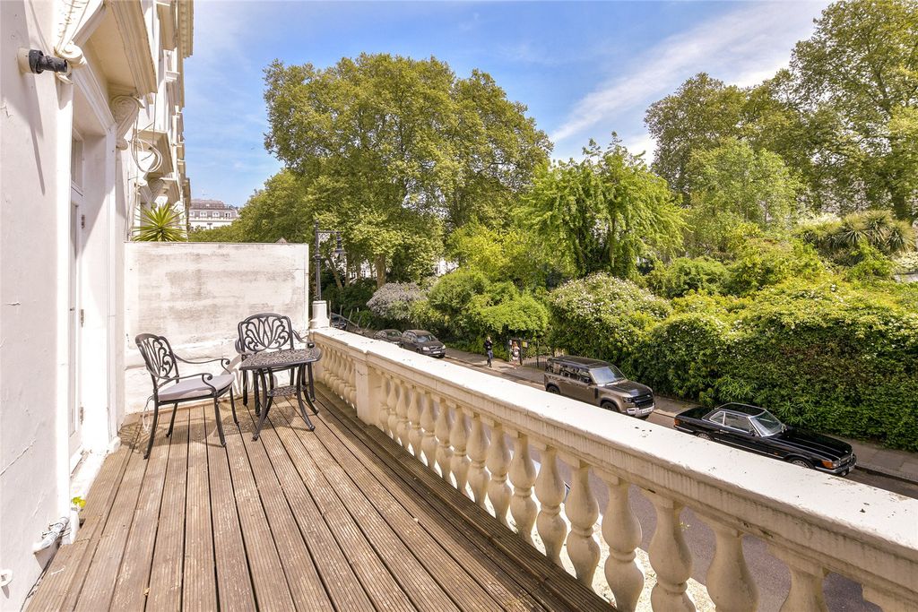 Property photo 2 of 15 Balcony