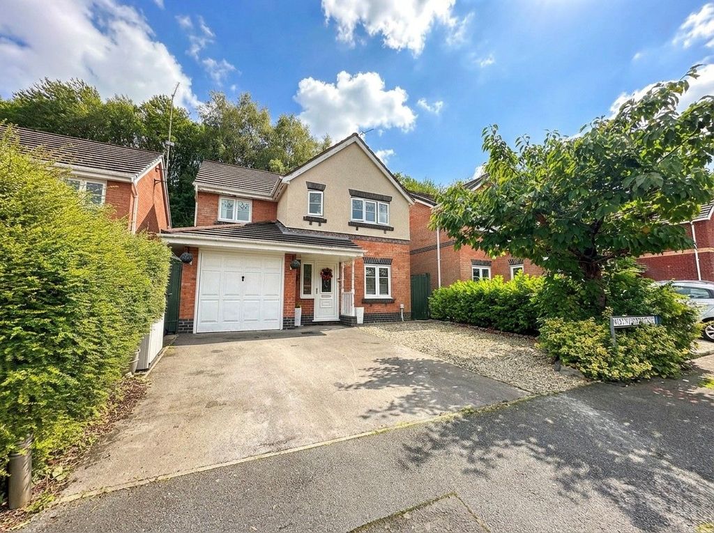 Property photo 1 of 32