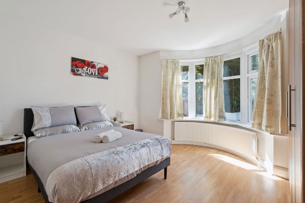 Additional image 6 of 2 bed maisonette for saleWest End Avenue, Pinner, Middlesex HA5