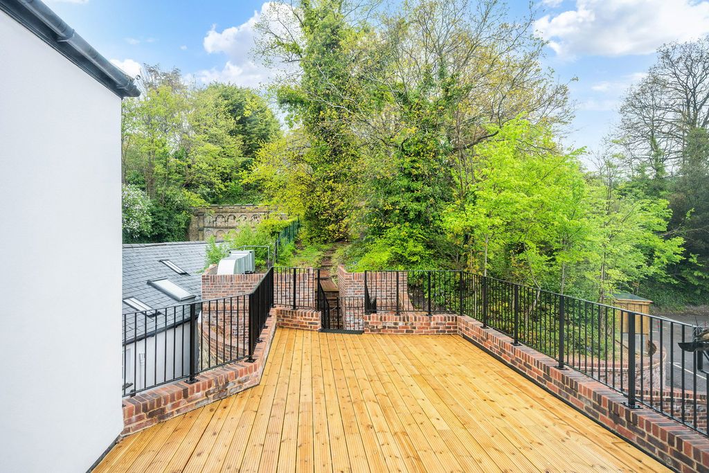 Additional image 10 of 2 bed flat for saleMadison House, Church Street, Reigate RH2