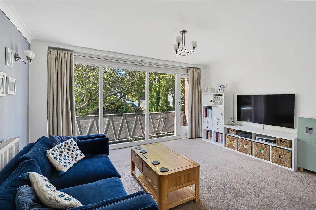 Property photo 3 of 11 Grange Court,23-21.Jpg