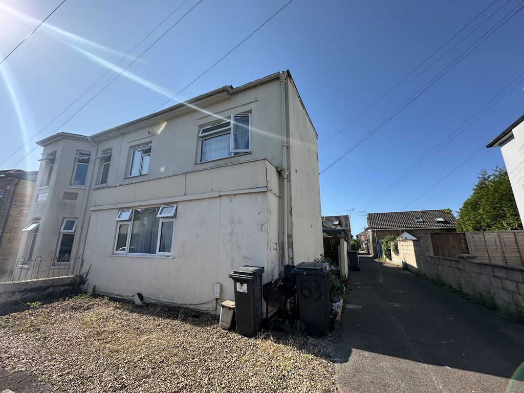 Property photo 1 of 8 Img_7955