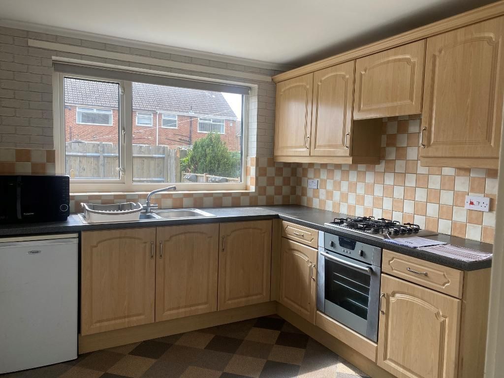 Property photo 2 of 10 Kitchen