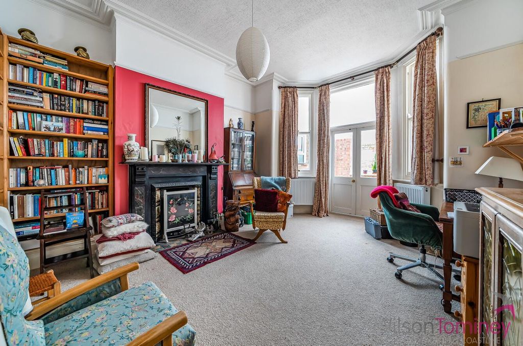 Property photo 3 of 23 2F6237A2-64Fd-4B83-9B6B-0685415A09B1.Jpg
