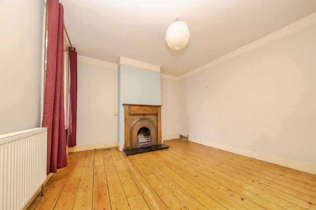 Property photo 3 of 19